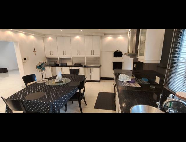 5 BEDROOM FREEHOLD FOR SALE IN SARNIA